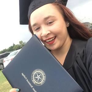 Meet your Posher, Briana